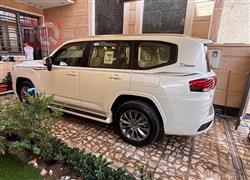 تۆیۆتا لاند کروزەر